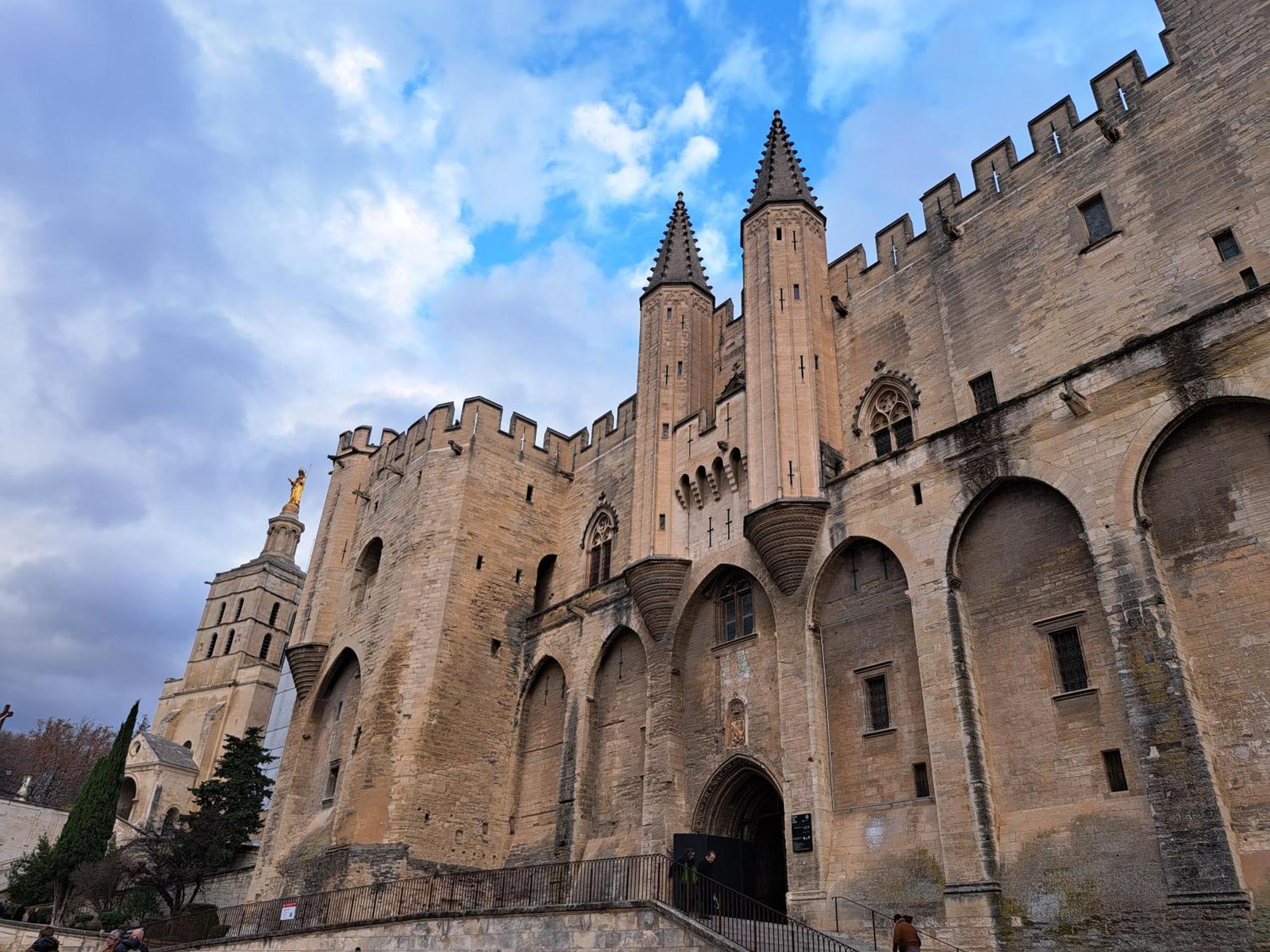 Le Mas Du Lac Uzes Exterior photo